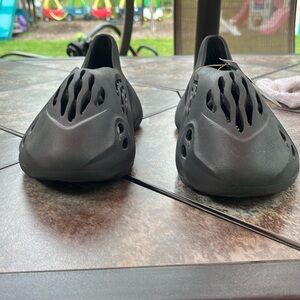 Yeezy Foam Runners Onyx Size 11
